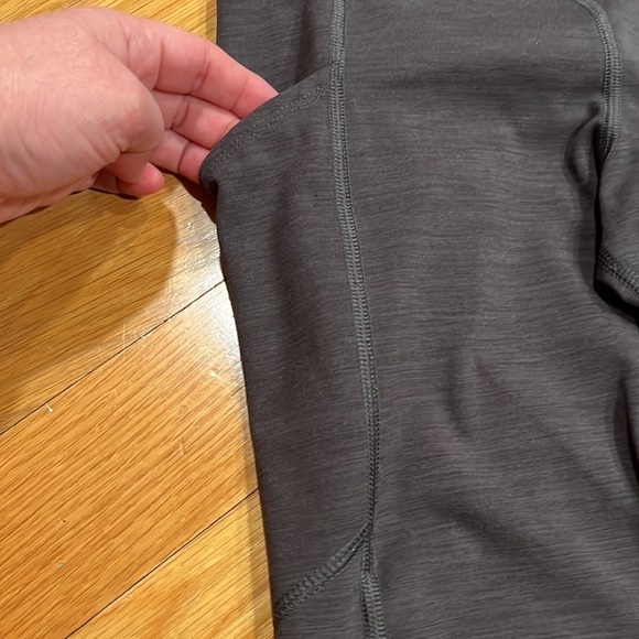 American Eagle the everything pocket legging size small. - Picture 3 of 6